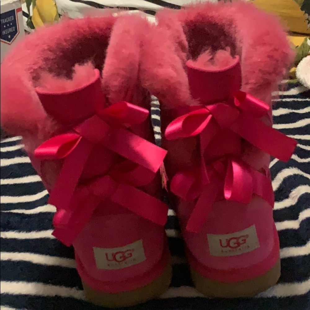 Uggs - Picture 3 of 4